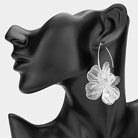 Metal Cut Out Flower Dangle Earrings