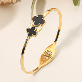 Stainless Steel Quatrefoil Charm Tip Hinged Bangle Bracelet