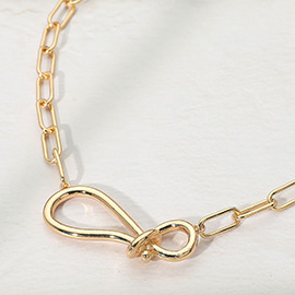 Metal Loop Pendant Accent Paperclip Chain Necklace