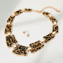 Fur Leopard Pattern Plate Link Statement Necklace