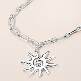 Metal Sunburst Pendant Paperclip Chain Necklace