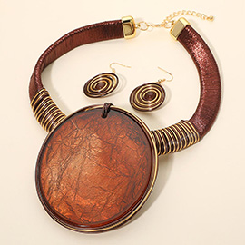 Bold Oval Plate Accent Statement Necklace